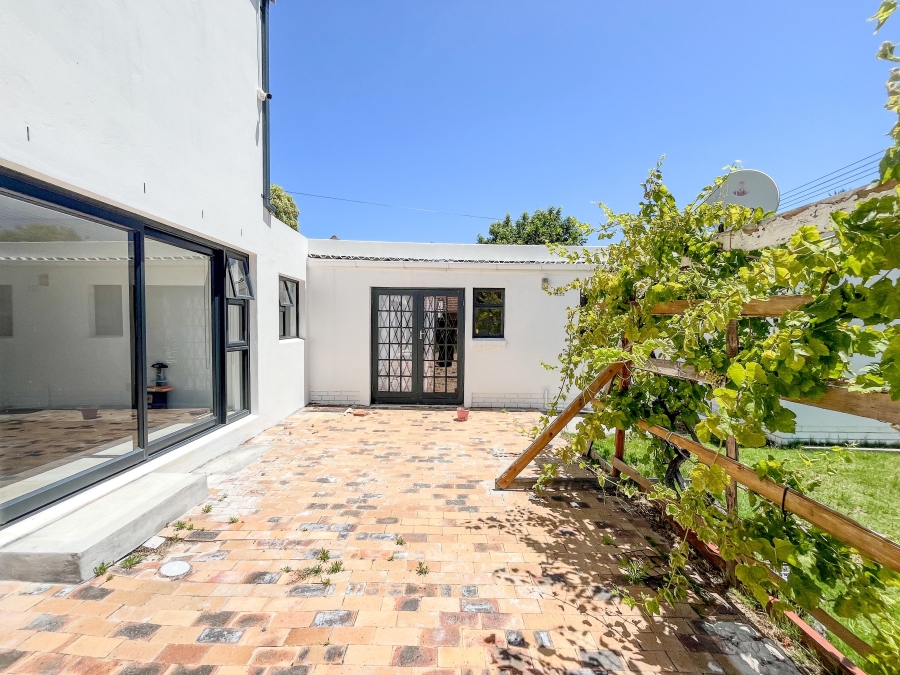 To Let 1 Bedroom Property for Rent in Pinelands Western Cape